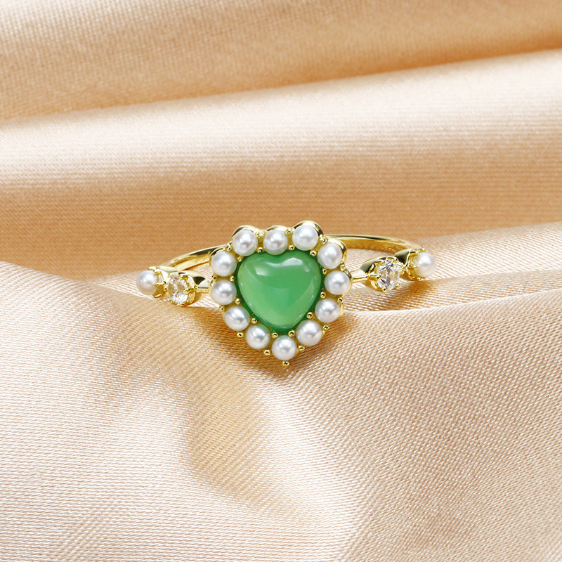 9K Gold Heart-Shaped Apple Green Chalcedony Ring